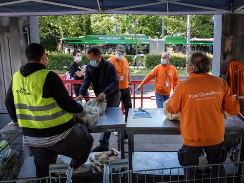 Ora tutti scoprono la povertà. Ma è un'eredità delle crisi degli ultimi anni