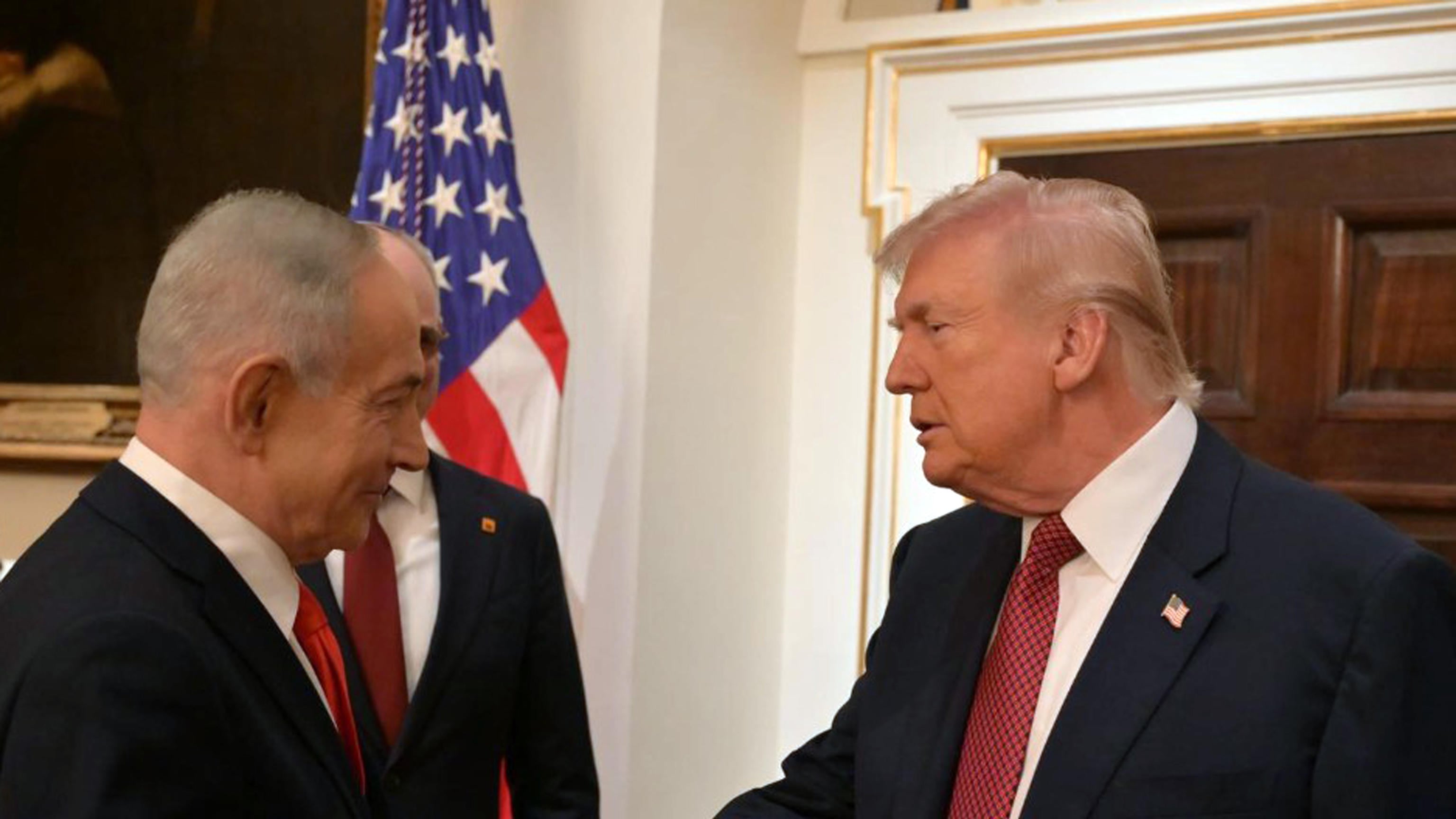 Tifo Trump e Bibi. Ma non in guerra