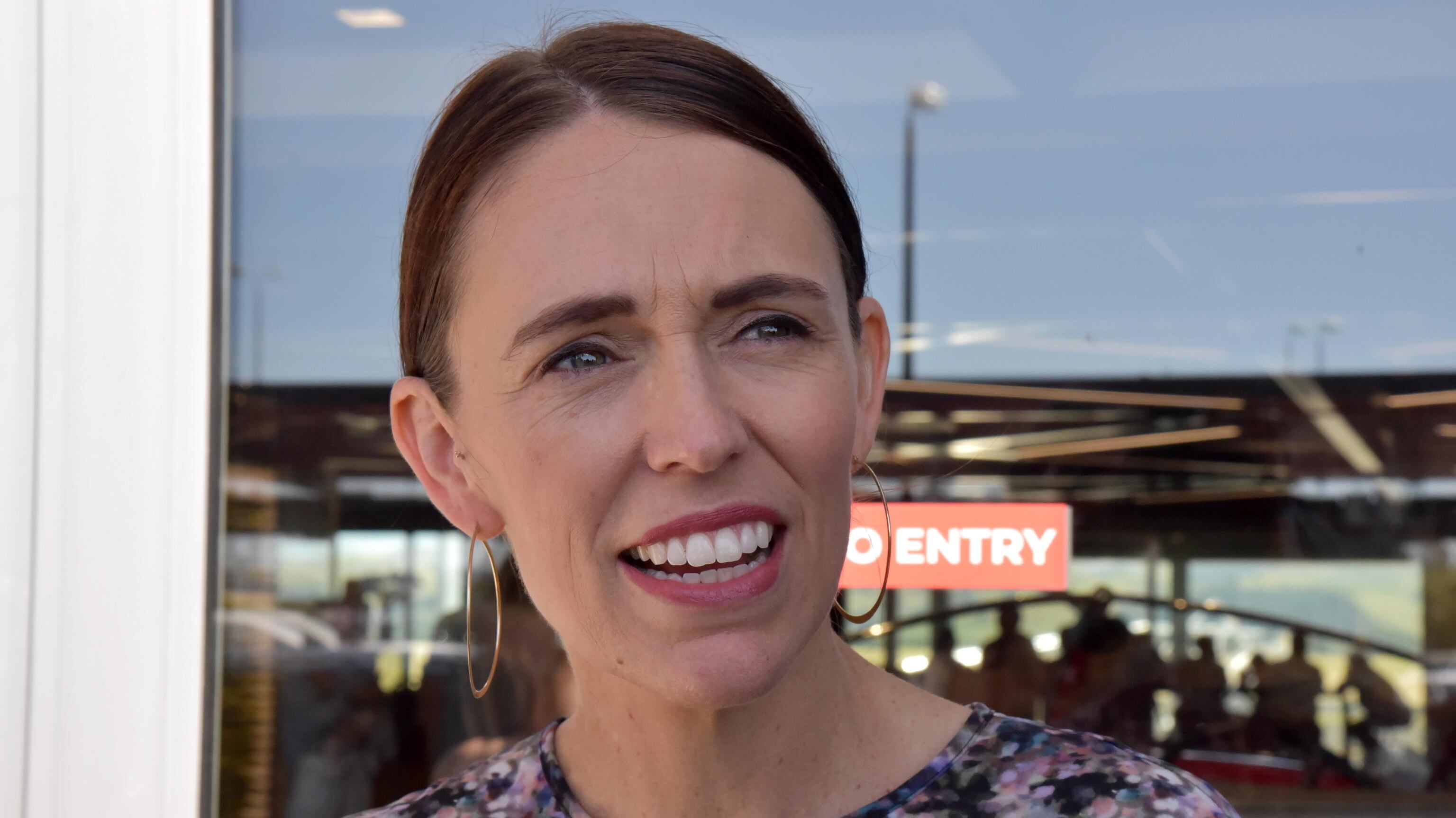 Jacinda lascia: "Sono stanca. E umana"