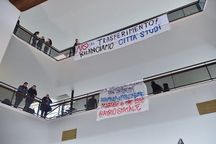 Scontri tra studenti e forze dell'ordine alla Statale di Milano 15