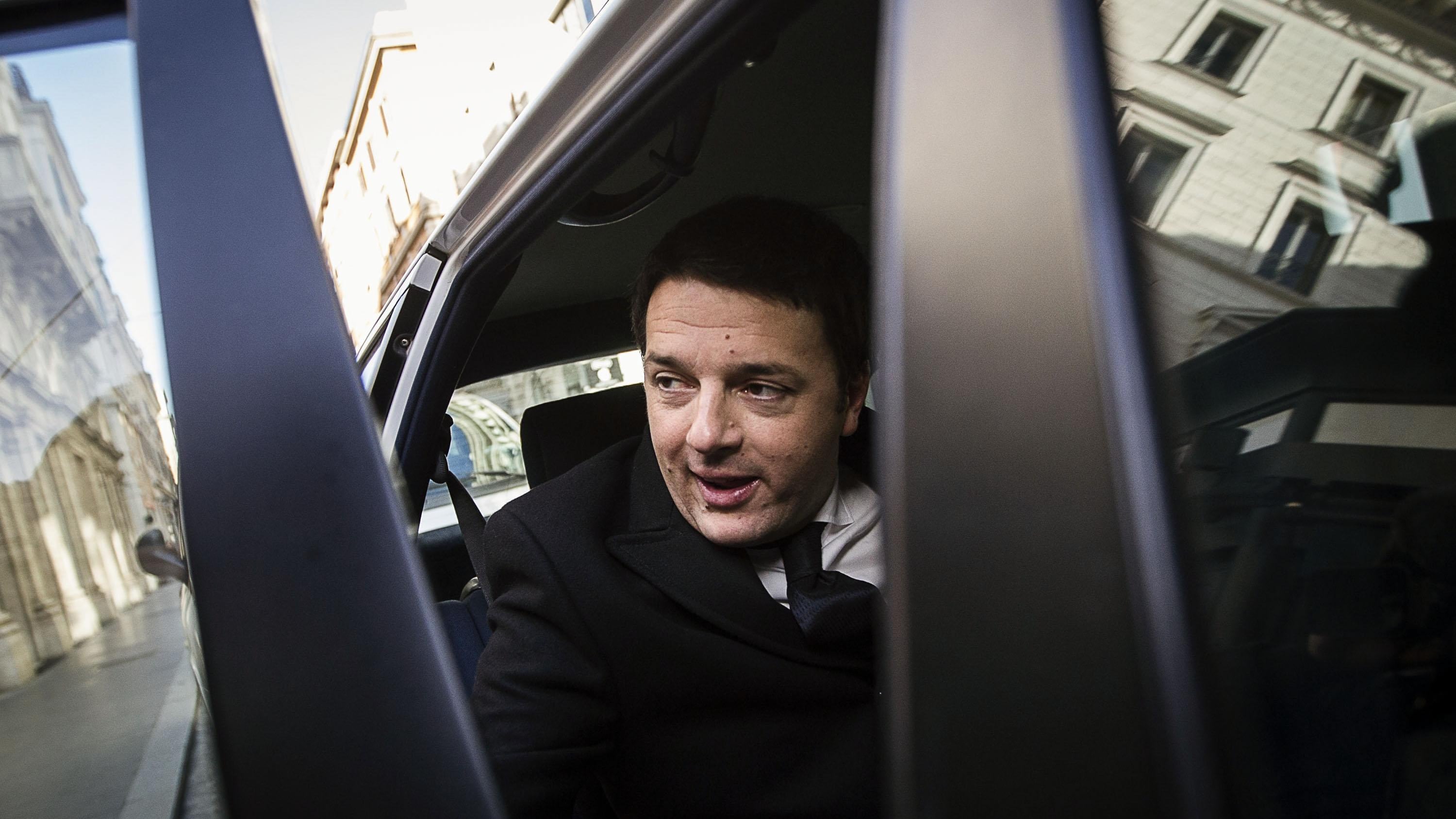 Renzi al Colle con la lista dei ministri: Alfano al Viminale, Padoan all'Economia