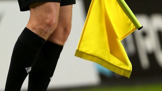 Olanda, guardalinee massacrato davanti al figlio da tre calciatori di 15 anni