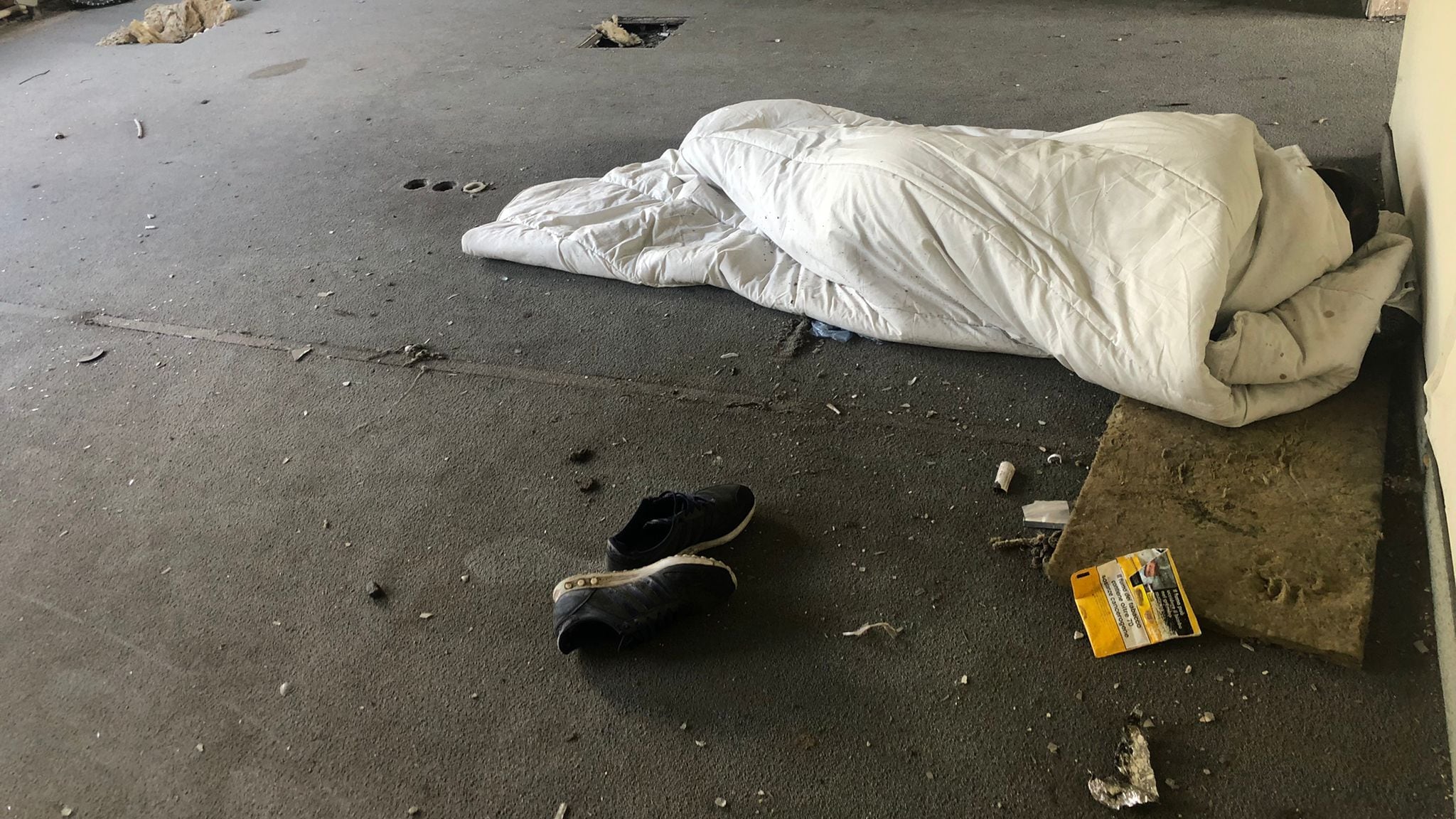 Il quartiere da incubo di Milano occupato dagli immigrati