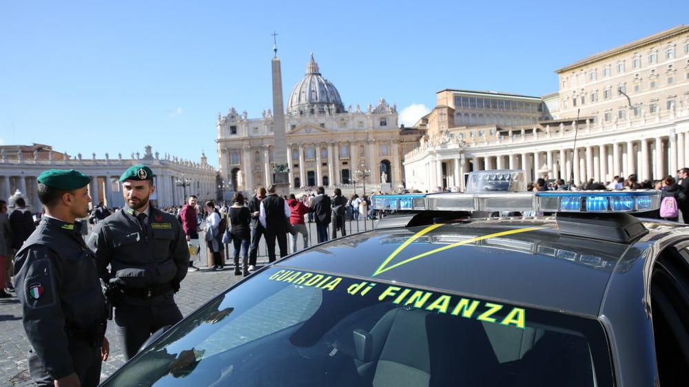 "Mega eredità alla parrocchia". Ma il priore sottrae i soldi destinati ai poveri