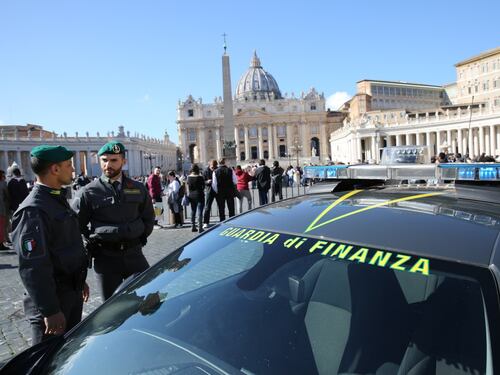 "Mega eredità alla parrocchia". Ma il priore sottrae i soldi destinati ai poveri