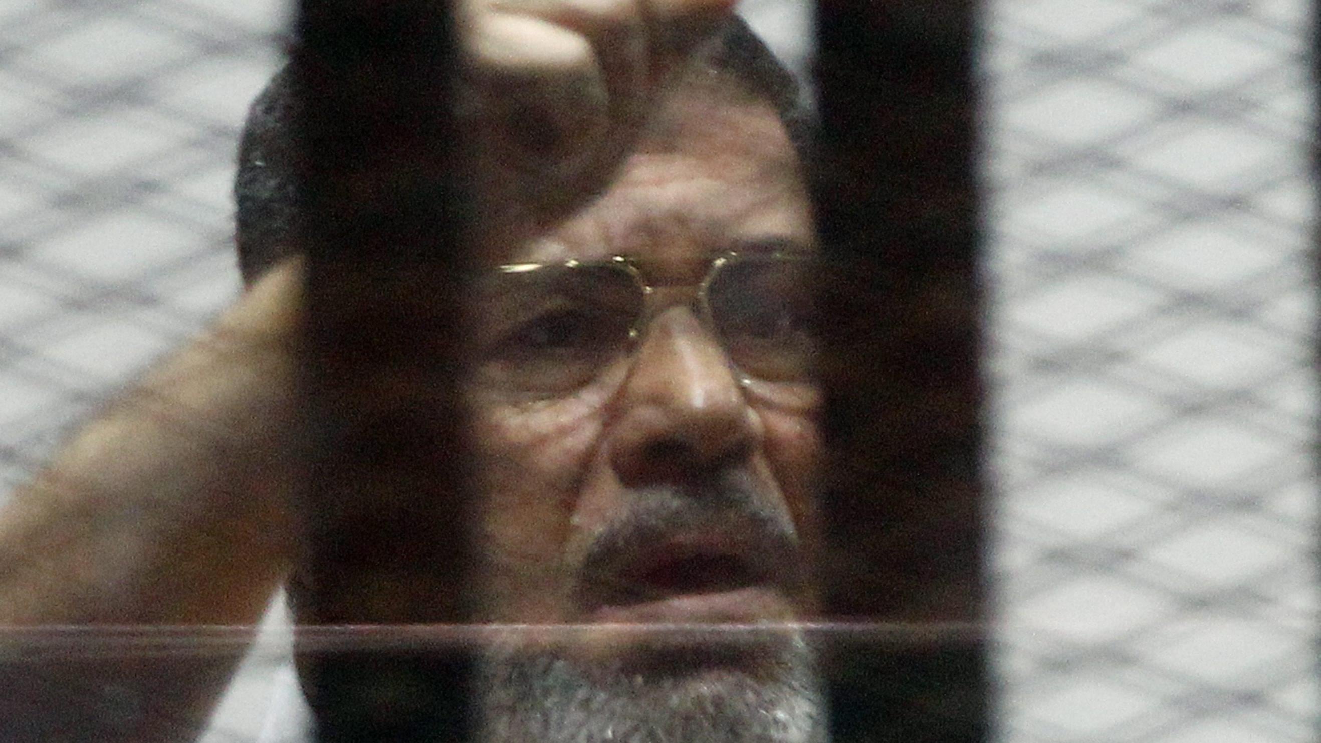 Confermato ergastolo all'ex presidente egiziano Mohammed Morsi
