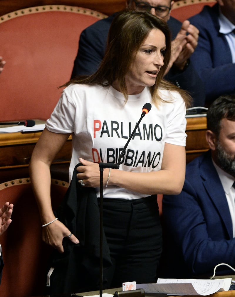 La Borgonzoni protesta in Senato: "Parliamo di Bibbiano" 1