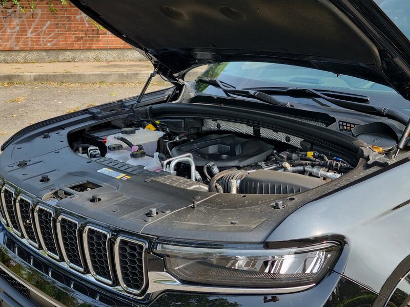 Jeep Grand Cherokee 4xe, guarda la gallery del nuovo SUV Premium 13