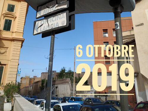 Un materasso "nei cieli" di Roma: è il degrado totale