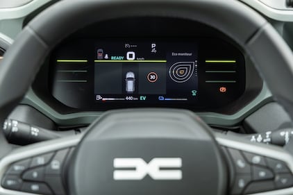 Dacia Duster 2024: guarda la gallery del nuovo SUV, anche ibrido o GPL 15