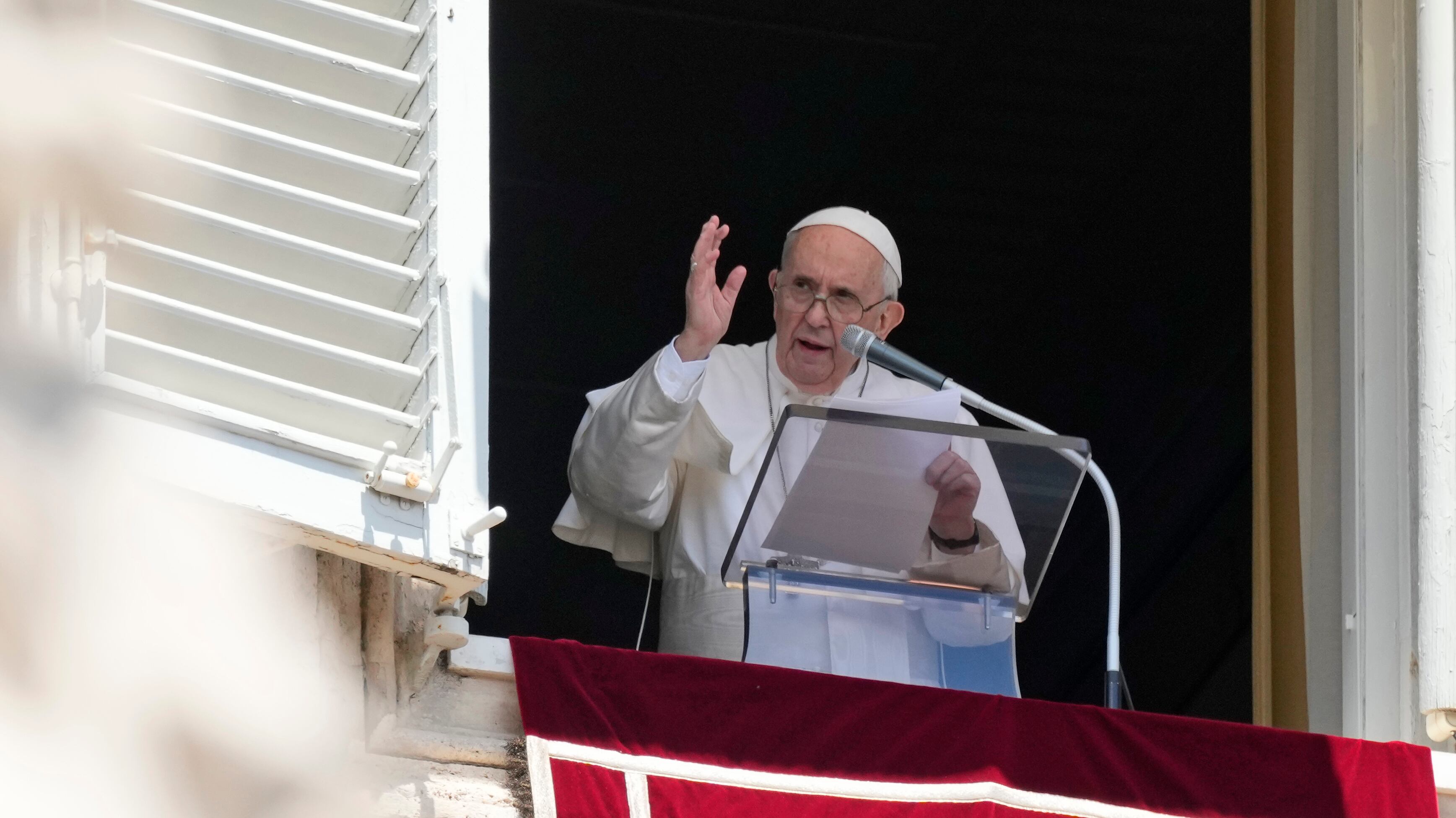 Il Papa: "Mai pensato alle dimissioni"