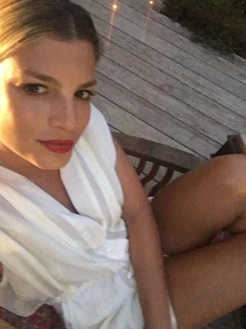 Emma Marrone, curve hot in barca 9