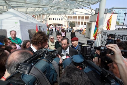 San Raffaele, scontri e feriti 16