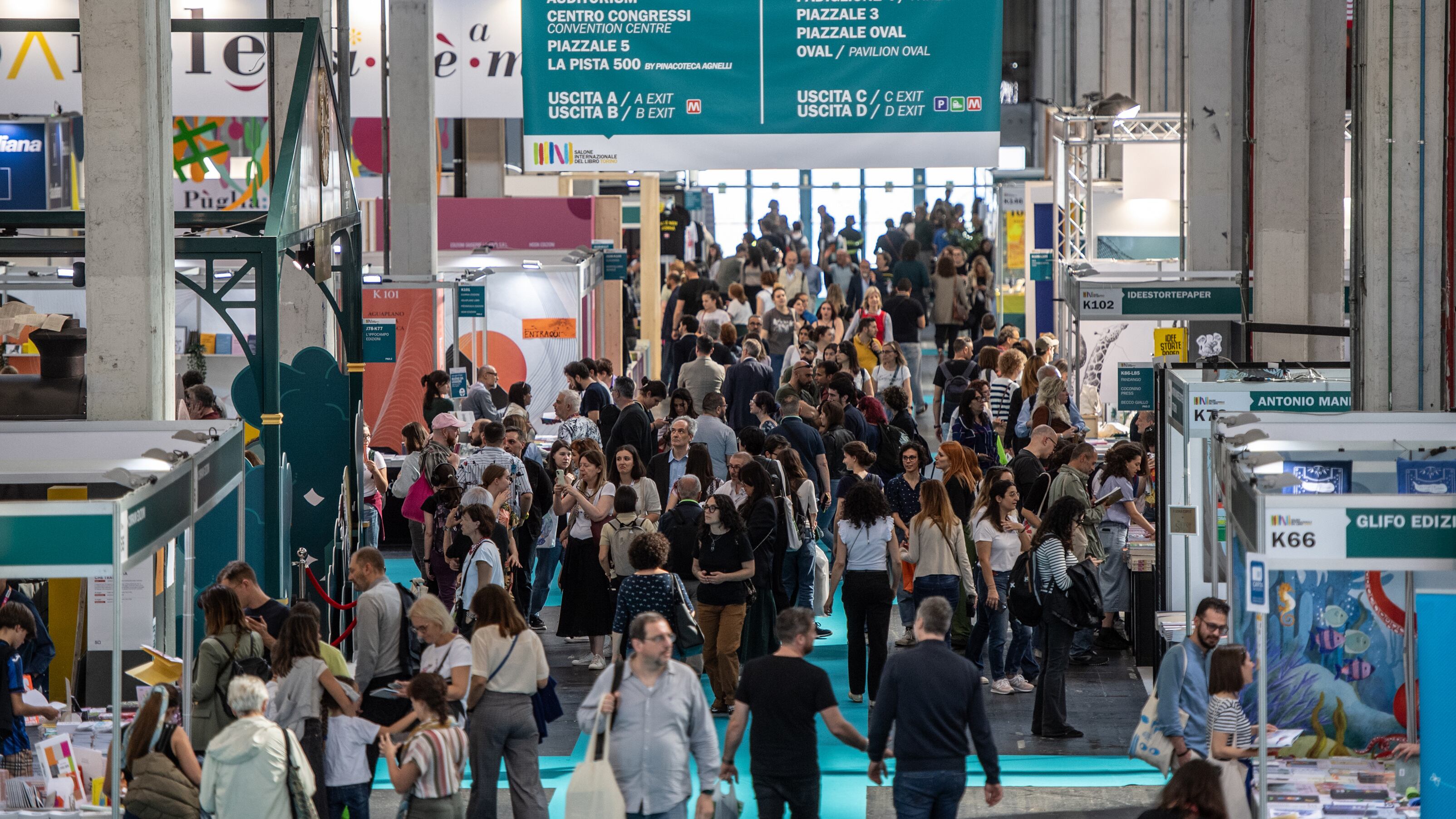 Il pubblico pensa a leggere. L'"intellighenzia" ad altro