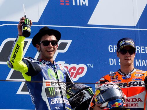 Valentino beffato a casa sua. "Pedrosa, ma proprio qui?"