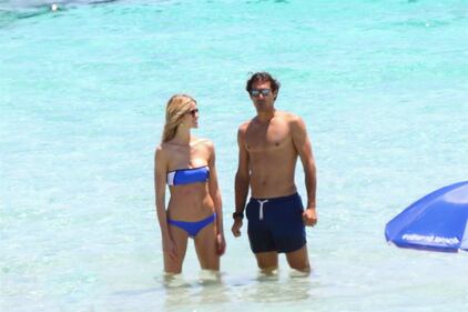 Elena Santarelli sexy in spiaggia 20