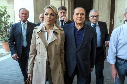 Roma, Silvio Berlusconi vota al seggio 2