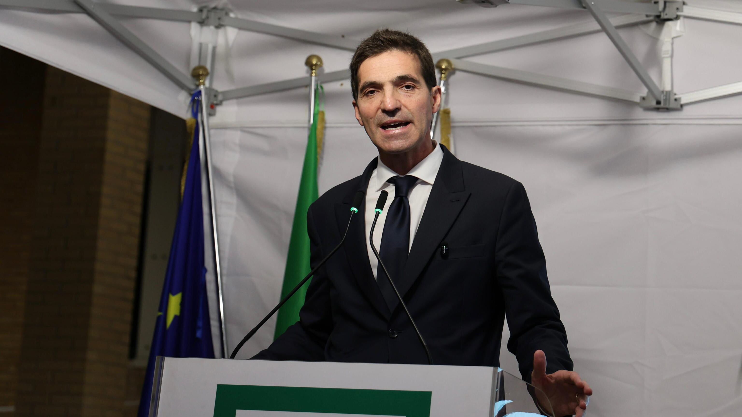 Il Paese reale e quello virtuale