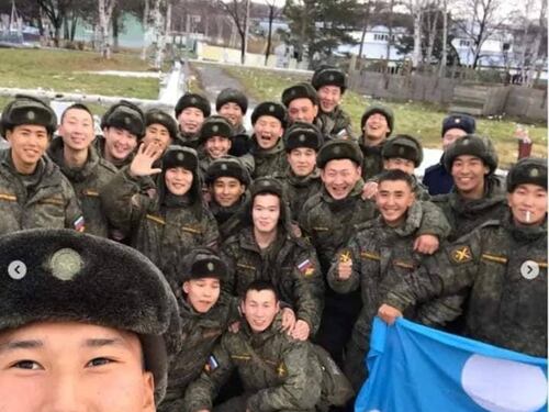 Selfie dopo la strage. Mirino degli ucraini sui boia della 51460 e il capo Omurbekov