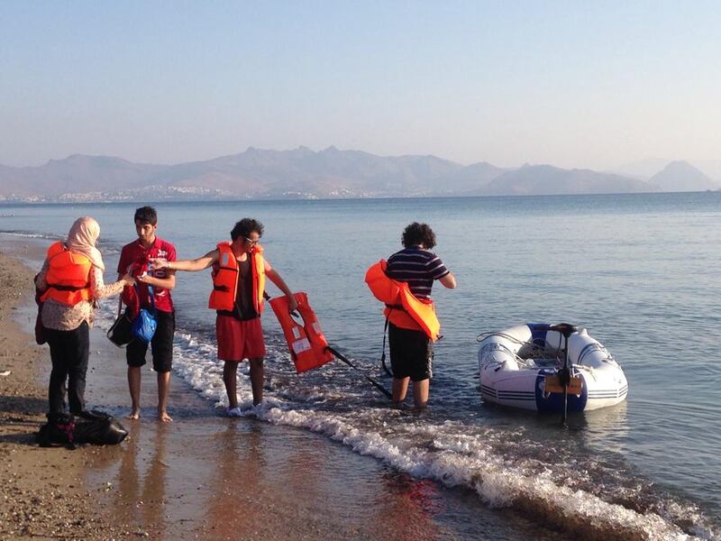 Kos, gli sbarchi ripresi dalla spiaggia 1