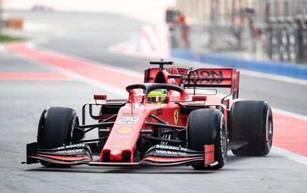 Mick Schumacher gira con la Ferrari SF90: gli scatti del figlio del grande Michael 2