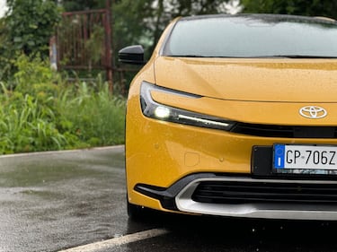 Toyota Prius 2024: guarda la gallery della nuova plug-in con 230 CV 4