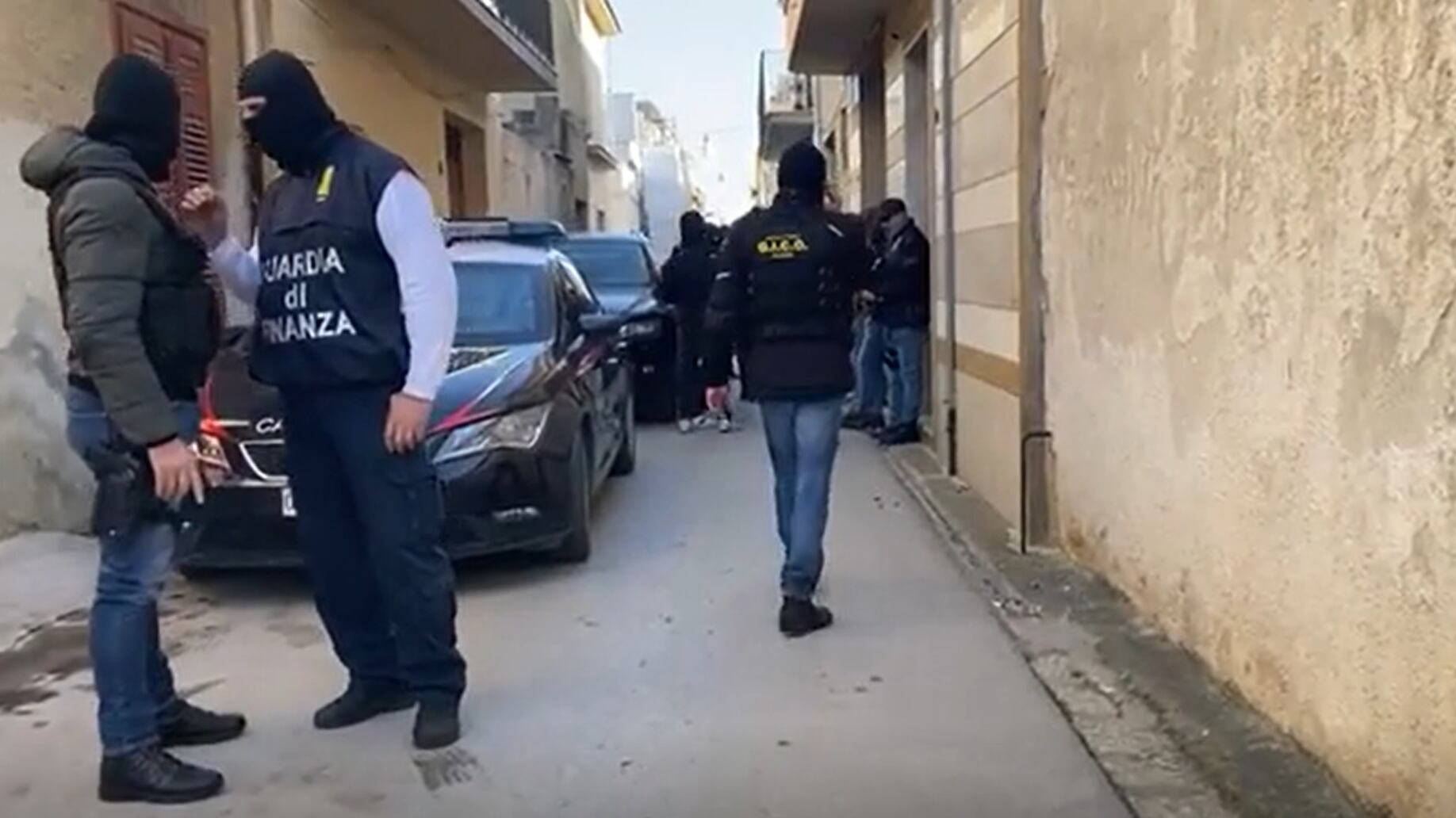 Nel bunker dei segreti di Messina Denaro: scatole di documenti (ma non quelli di Riina). Il "contatto" boss-pm