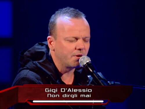 Gigi D'Alessio a favore dei gay: "Le mie canzoni anche da un uomo per un uomo"