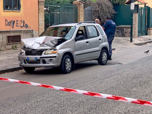 Napoli, un bimbo di 3 anni investito e ucciso davanti alla madre: l'autista aggredito dalla folla
