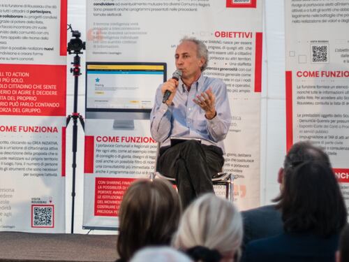Giorno record dei vaccini, Travaglio non si arrende: "Lontane le 500mila dosi"