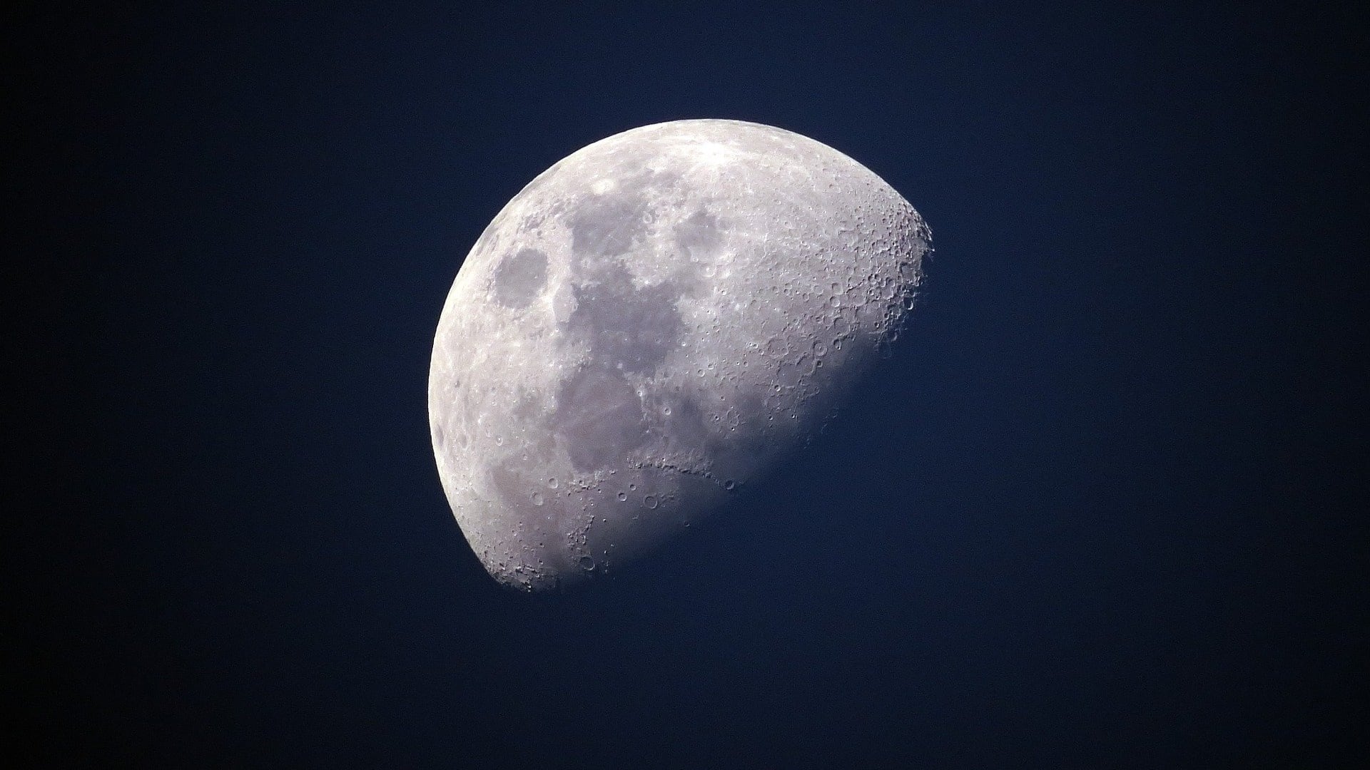 L'acqua sulla Luna? Abbastanza da dissetare le colonie che ci vivranno