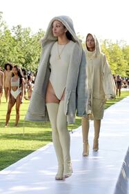 Kanye West presenta la sua collezione "Yeezy Season 4" a New York 18