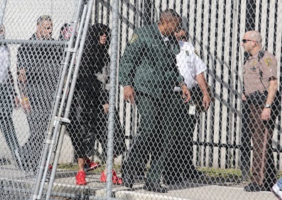 Justin Bieber, smorfie e boccacce in prigione prima di uscire su cauzione 5