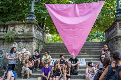 In strada a Milano per il Pride ma con poche mascherine 5