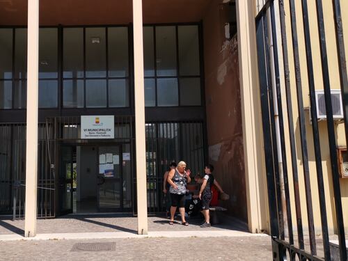 "Puzza dal sito di stoccaggio dei rifiuti", la protesta a Napoli