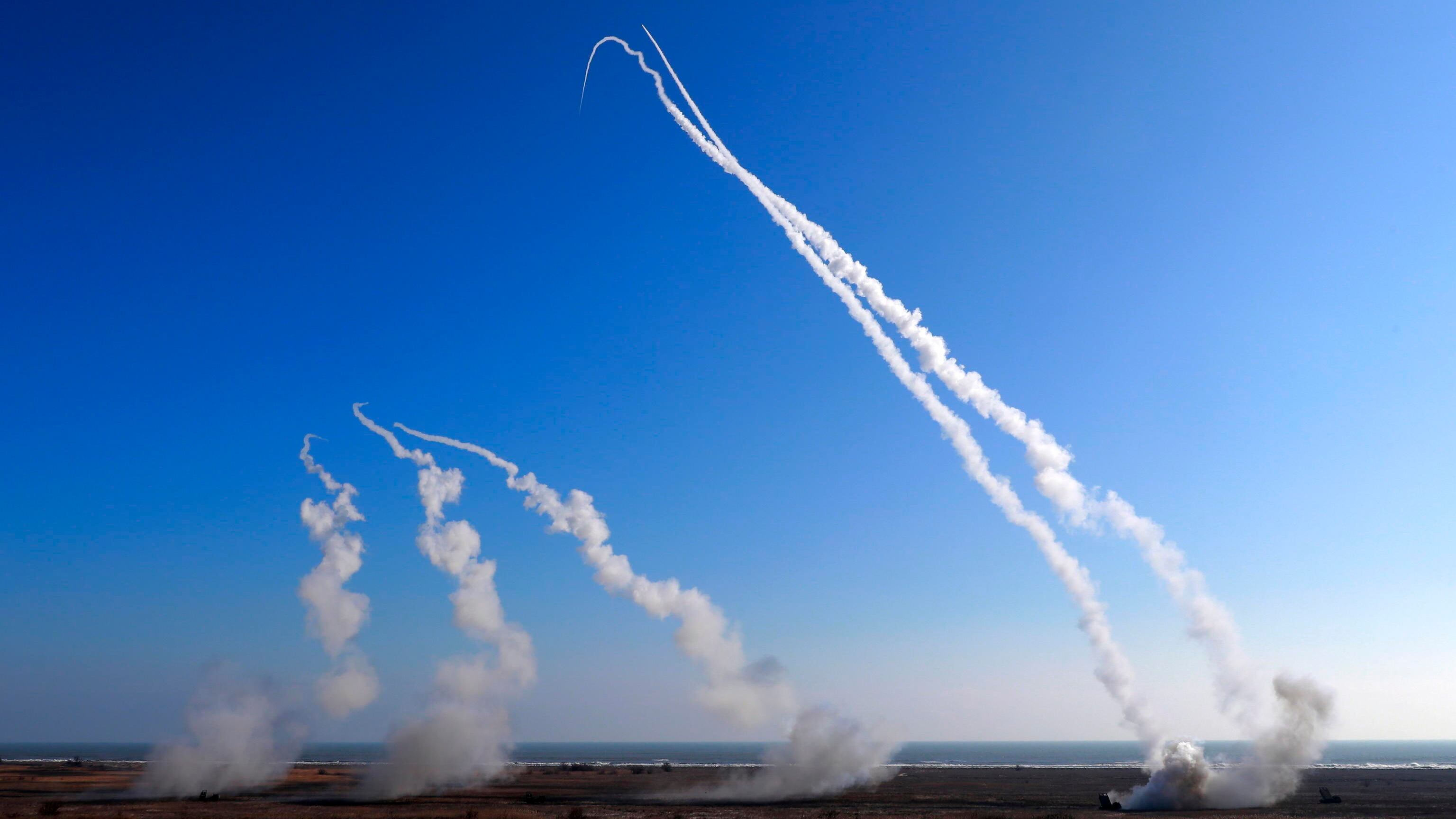 I Marines lanciano gli HIMARS sotto il Monte Fuji: il segnale Usa alla Cina