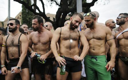 La sfilata del gay pride a Roma  7