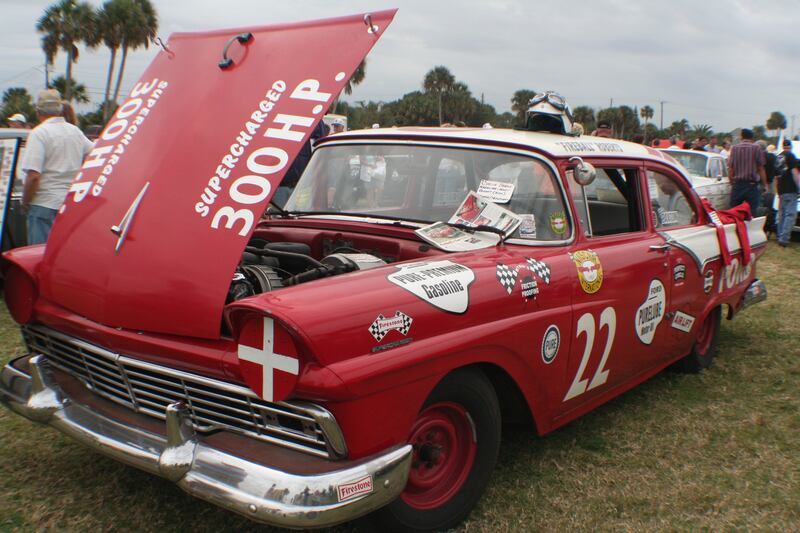1957 Ford Fireball Roberts Wikimedia