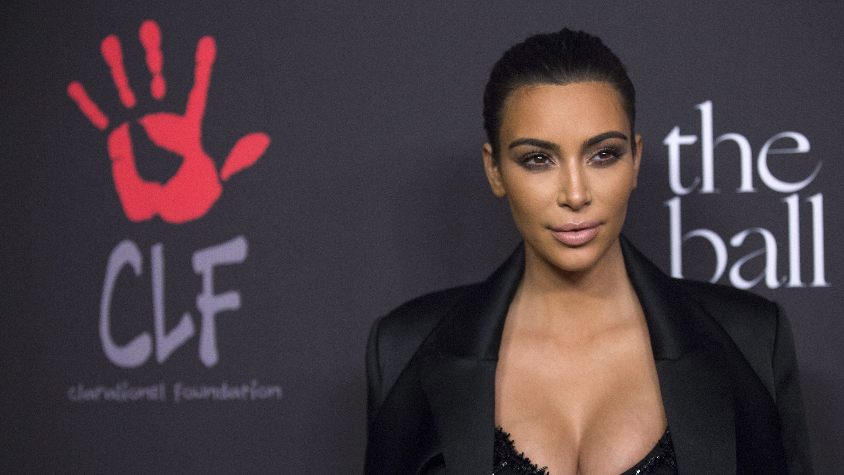 Kim Kardashian: topless per GQ