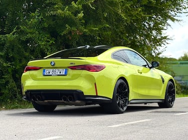 BMW M4 Competition xDrive: la gallery della sportiva bavarese  16