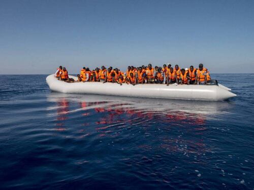 "Fatture gonfiate per lucrare sui migranti". La coop indagata per truffa
