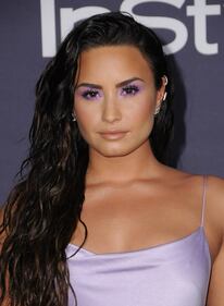 Demi Lovato hot in calze a rete 4