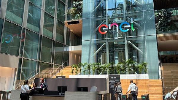 Giornata mondiale donne Stem: con Back to school 2mila studentesse nel programma Enel sul gender gap nelle professioni scientifiche
