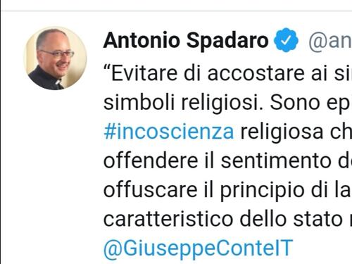 Ora lo "spin doctor" del Papa twitta l'attacco di Conte a Salvini