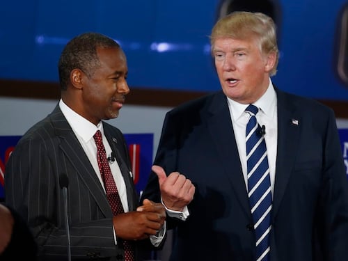 Poltrona da ministro per Carson, creazionista che sfidò Trump