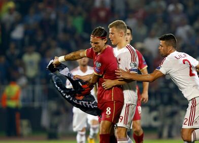 Serbia-Albania, la bandiera del Kosovo scatena la rissa 12