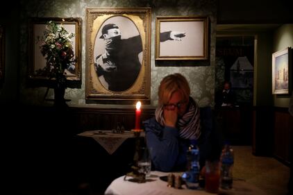 Banksy apre albergo a Betlemme 7