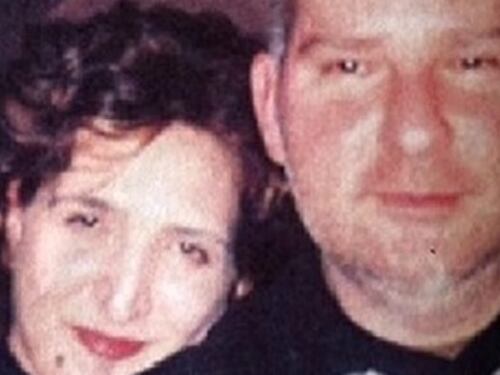 I genitori muoiono a 20 mesi di distanza: il paese adotta la piccola Ilaria