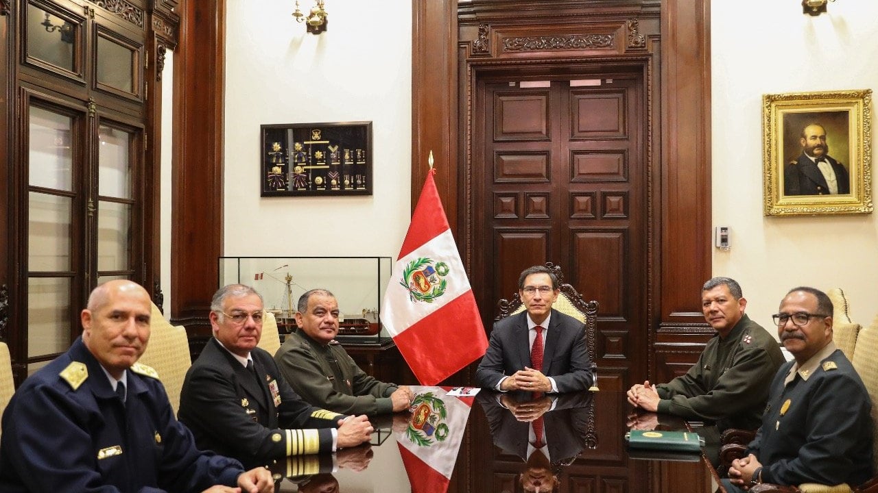 Perù, la sfiducia incrociata presidente-Parlamento