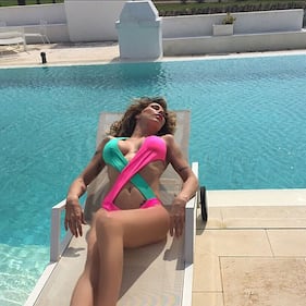 Guendalina in bikini in Puglia 1